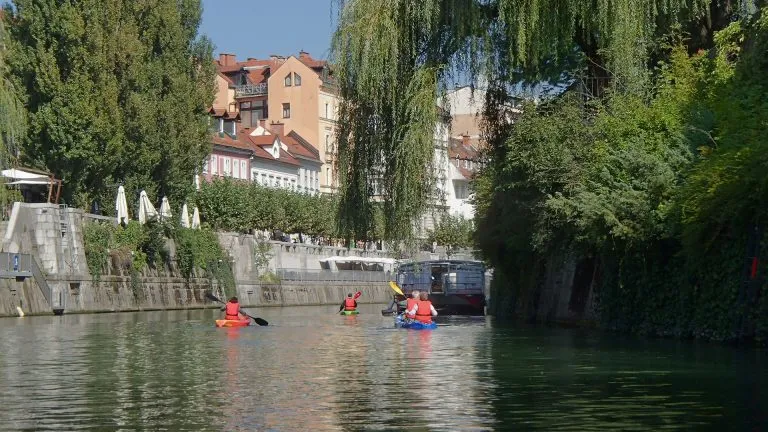 Kajakfahren auf dem Fluss Ljubljanica